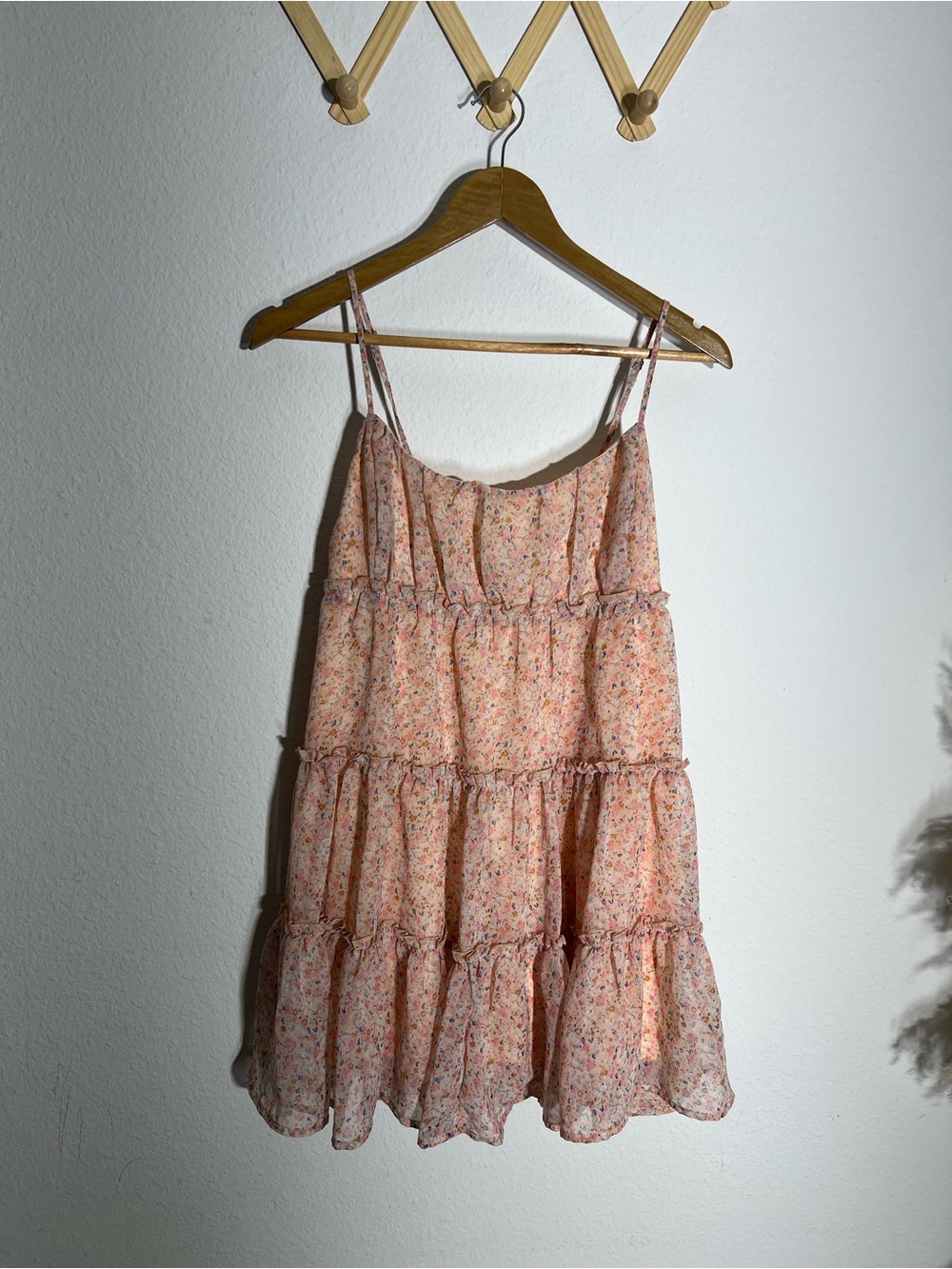 AEROPOSTALE • floral ruffle tier mini dress